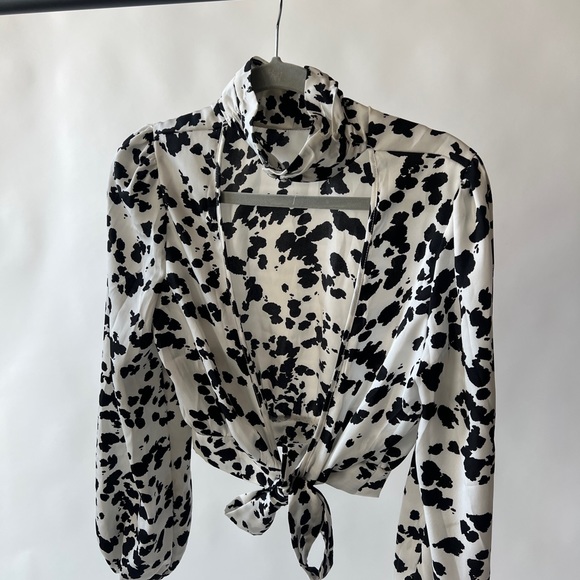 Cow print blouse - Picture 2 of 2